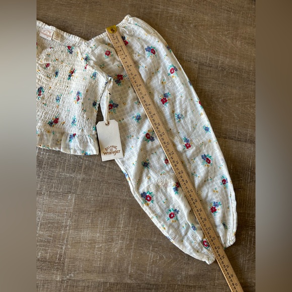 Billabong x Wrangler White Floral Balloon Sleeve Crop Top Size M $80 Smocked NEW - Picture 11 of 13